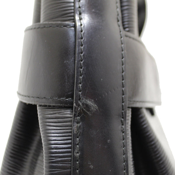 路易·威登（Louis Vuitton）黑色Epi皮革囊