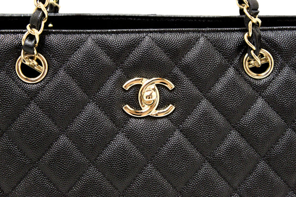 Chanel 黑色絎縫魚子醬皮革大號購物托特包