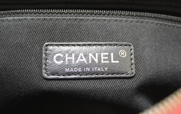 香奈兒（Chanel）紅色老化小牛皮皮革quilted中型絨毛肩袋