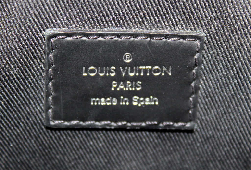 Louis Vuitton District Messenger Bag Limited Edition Damier Graphite LV  League