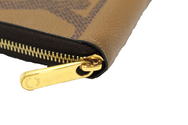 路易·威登（Louis Vuitton）巨型會標反向帆布Zippy Wallet