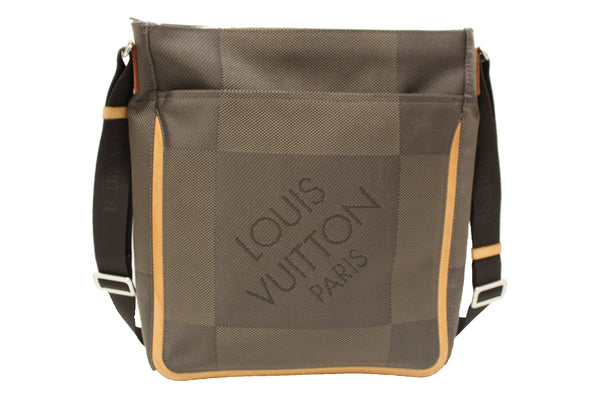 Louis Vuitton Damier Geant Canvas Messenger Bag