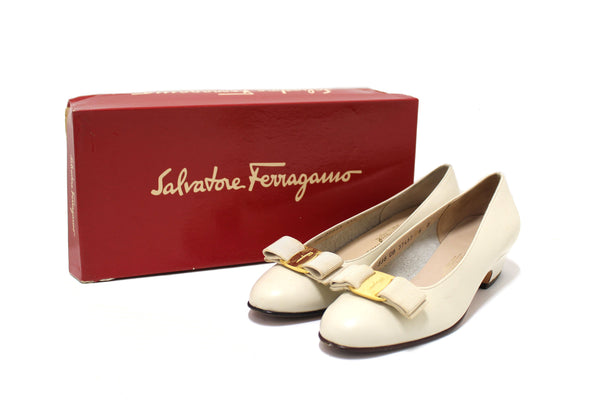 Salvatore Ferragamo Calfskin White Leather Kitten Heel with Bow Size 6B
