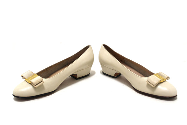 Salvatore Ferragamo Calfskin White Leather Kitten Heel with Bow Size 6B
