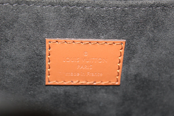 Louis Vuitton Classic Monogram/Monogram 反向帆布太子妃 MM 單肩包