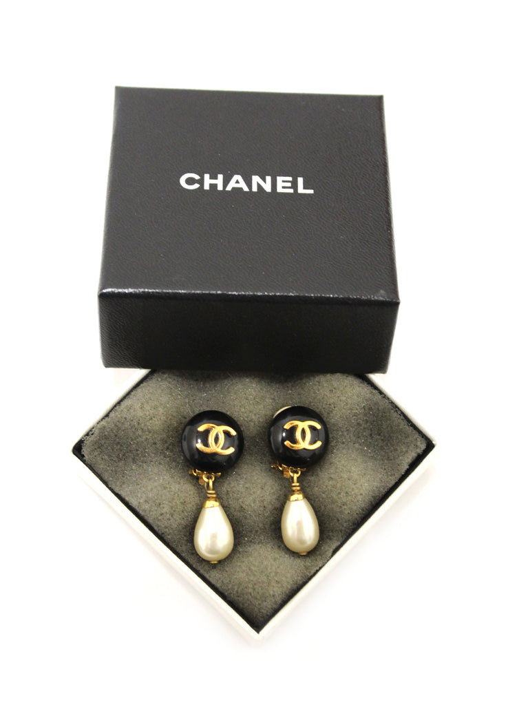 Chanel Vintage Classic CC with Pearl Drop Clip on Earrings – Italy Station