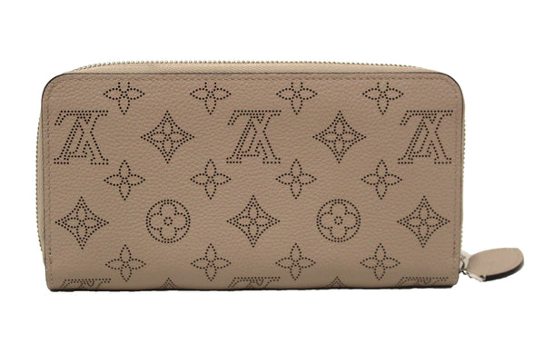 Louis Vuitton Galet Mahina Leather Zippy Wallet