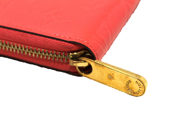 路易·威登（Louis Vuitton）會標粉紅色vernis皮革Zippy錢包