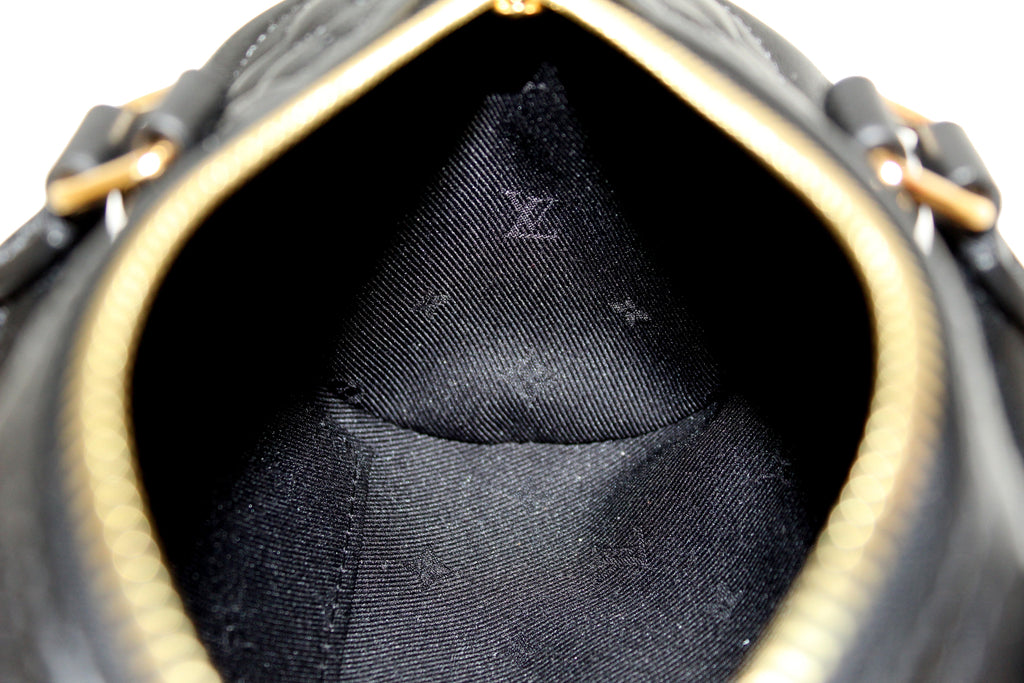 Authentic Louis Vuitton Bubblegram Black Calf Leather Papillon BB Bag –  Italy Station