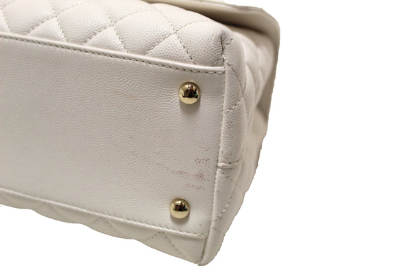 香奈兒白色縫的魚子醬皮革中可可手柄袋