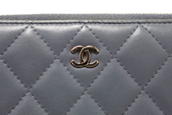 Chanel 藍色絎縫小羊皮皮革拉鍊錢包