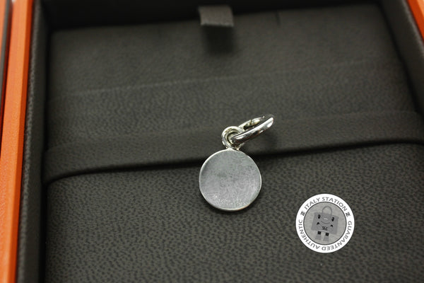 hermes-b-pendants-circle-logo-silver-charms-shw-IS011014