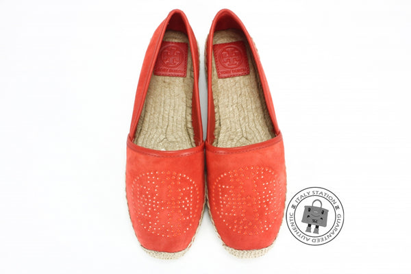 tory-burch-kirby-suede-mini-studs-shoes-IS032558