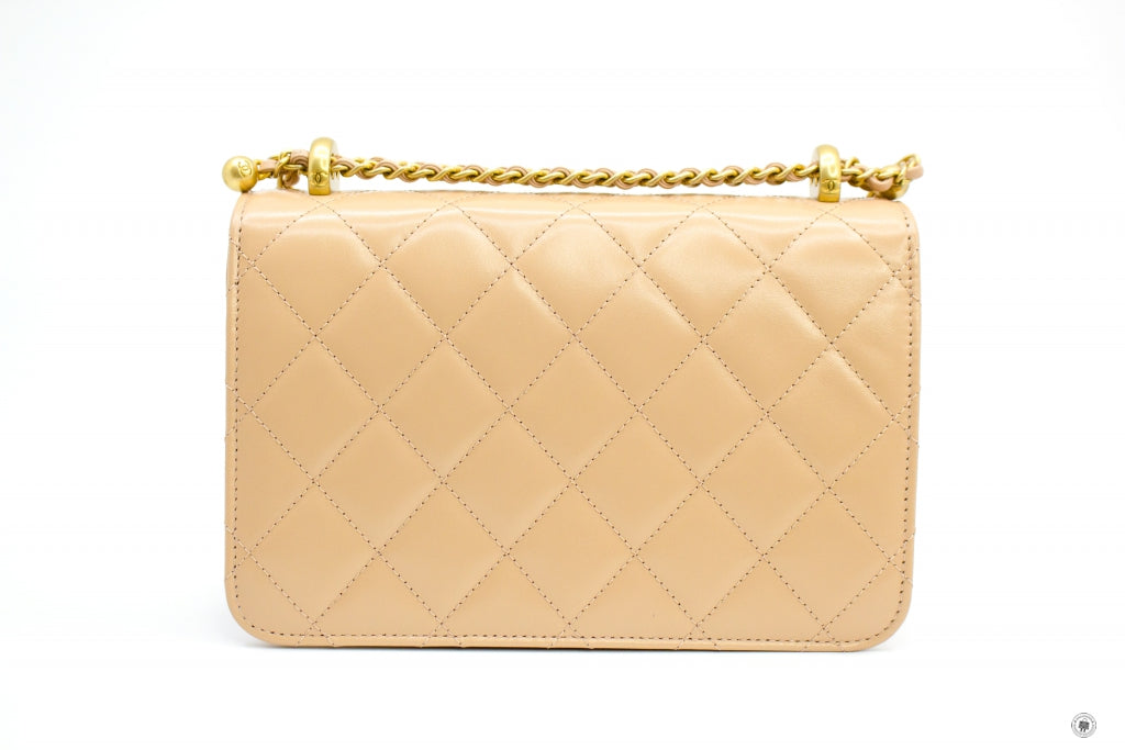 Pre-owned Chanel Quilted Lambskin Shoulder Bag In Beige