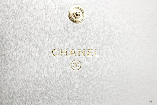 chanel-apb-flap-coin-purse-with-two-tones-gold-and-gunmeta-lambskin-short-wallet-gbhw-IS036829