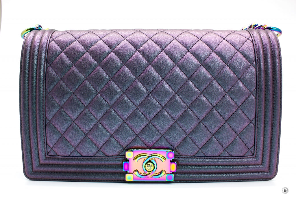 Chanel Iridescent calf leather Medium Boy Bag Pink Patent leather  ref.330332 - Joli Closet