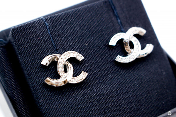 chanel-ab-b-cc-logo-with-crystals-metal-earrings-bkhw-IS036902