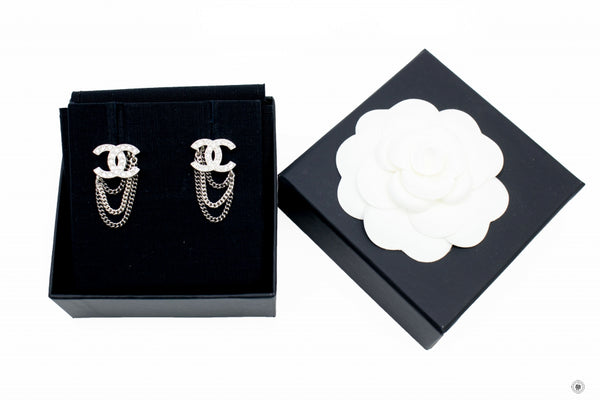 chanel-abb-cc-logo-with-cyrstal-and-chains-metal-cmxcm-earrings-shw-IS036920