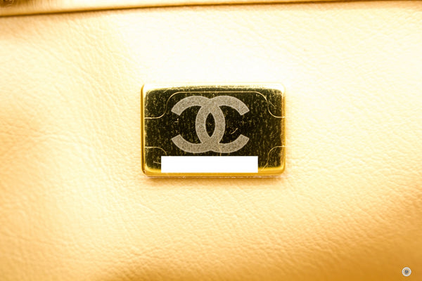 chanel-asb-classic-cc-flap-lambskin-shoulder-bags-gbhw-IS036990