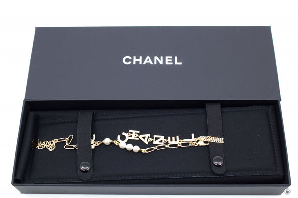 chanel-abb-with-cc-logo-and-crystal-metal-bracelet-ghw-IS036999