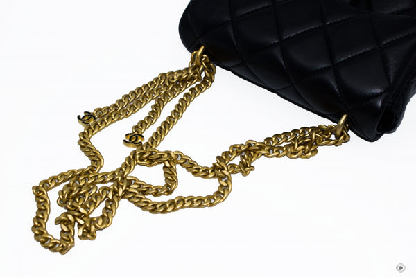 chanel-asb-mini-flab-bag-with-enamel-and-gold-tone-metal-calfskin-shoulder-bags-gbhw-IS037024