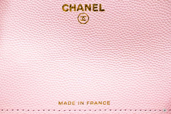 chanel-apy-classic-card-holder-caviar-card-holder-pbhw-IS037042