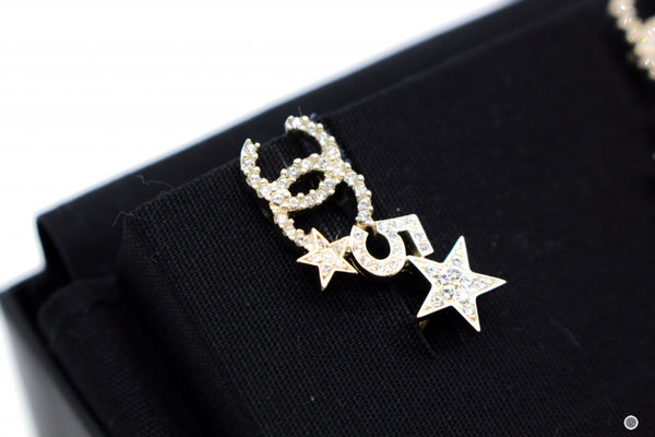 chanel-abb-crystal-cc-logo-with-stars-and-five-metal-cmxcm-earrings-ghw-IS037060