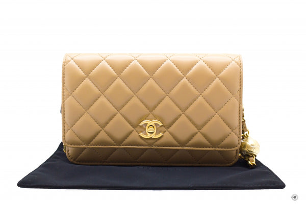 chanel-apb-wallet-on-chain-woc-with-golden-ball-lambskin-shoulder-bags-gbhw-IS037091