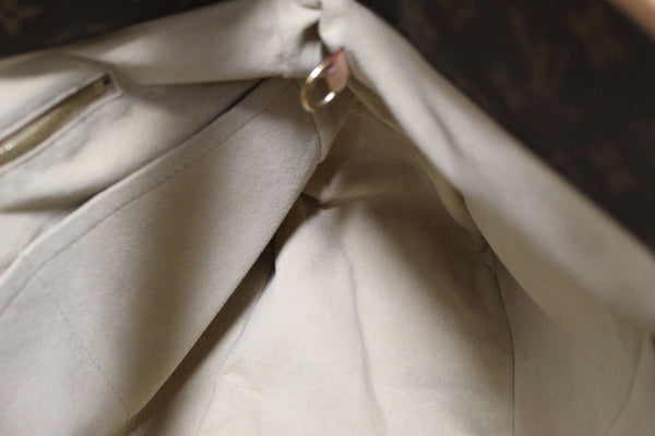 路易·威登（Louis Vuitton）經典會標帆布Artsy MM肩帶